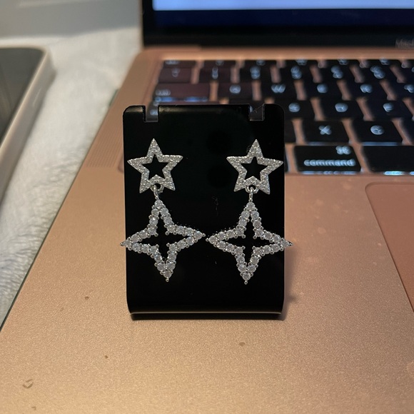 Elegant Silver Star and Cross Earrings - Picture 3 of 5